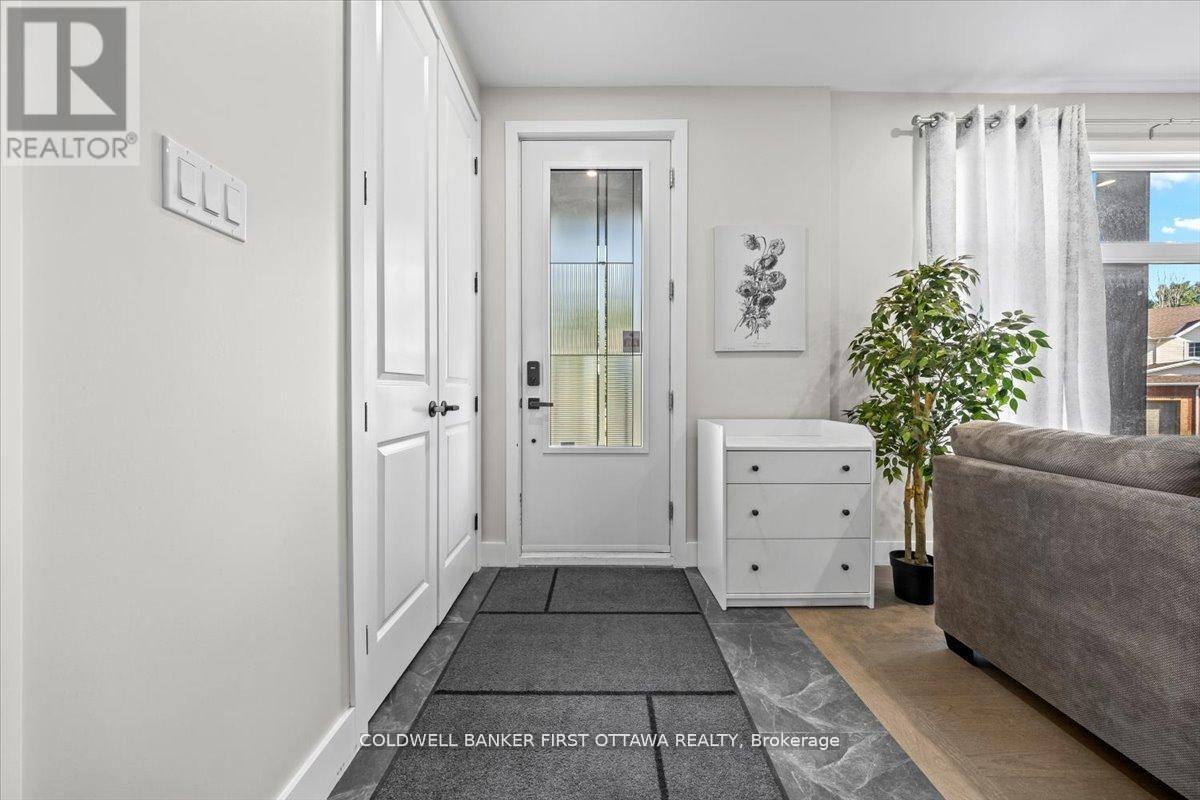 A/B - 22 Inverkip Avenue, Ottawa, ON - Indoor Photo Showing Other Room