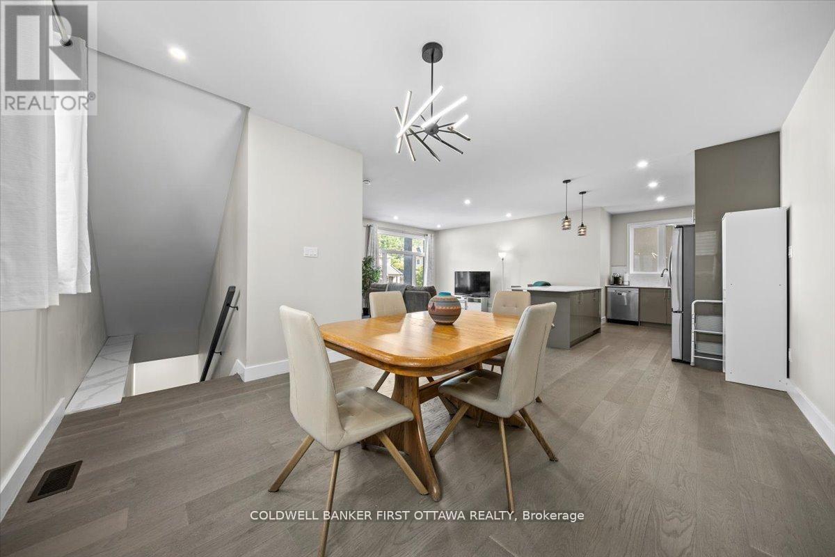 A/B - 22 Inverkip Avenue, Ottawa, ON - Indoor Photo Showing Dining Room