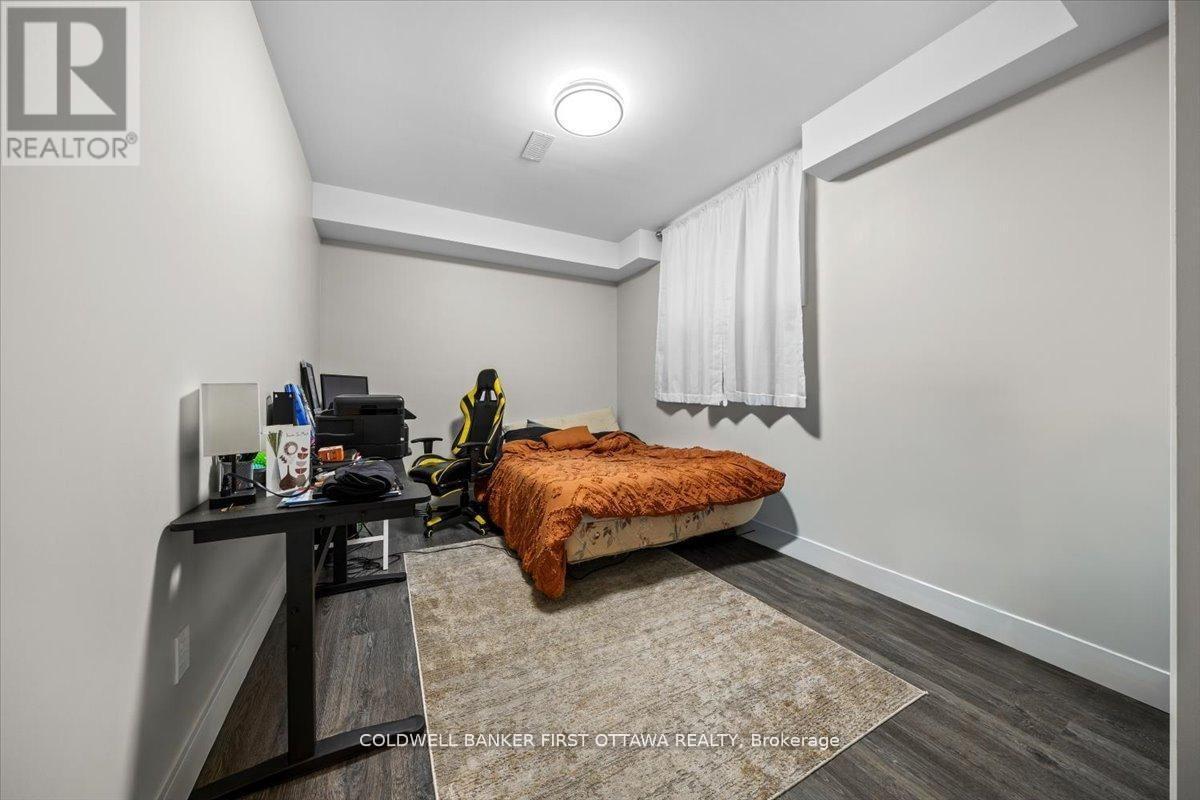 A/B - 22 Inverkip Avenue, Ottawa, ON - Indoor