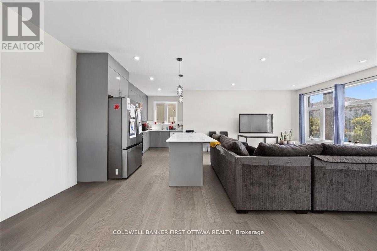 A/B - 22 Inverkip Avenue, Ottawa, ON - Indoor Photo Showing Other Room