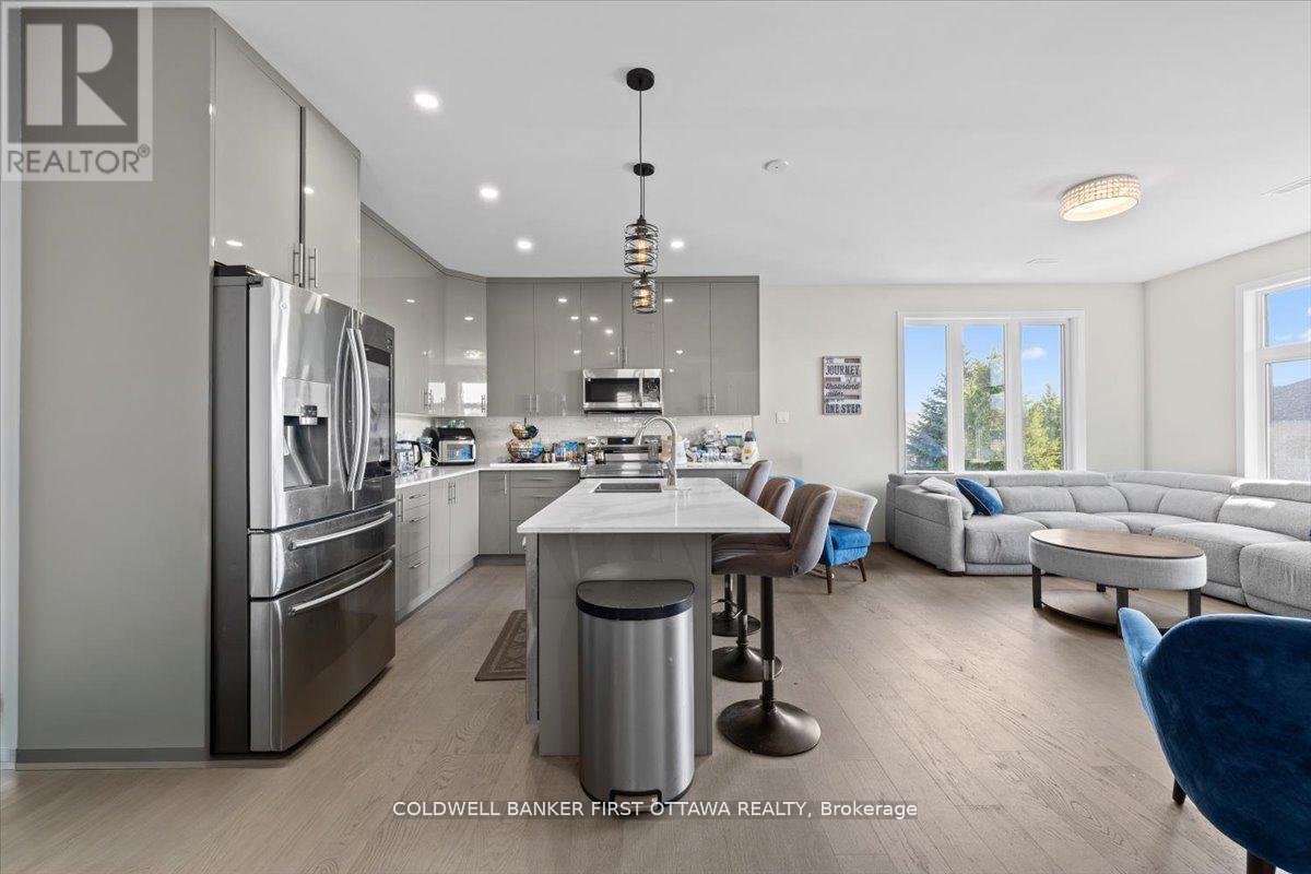 A/B - 22 Inverkip Avenue, Ottawa, ON - Indoor