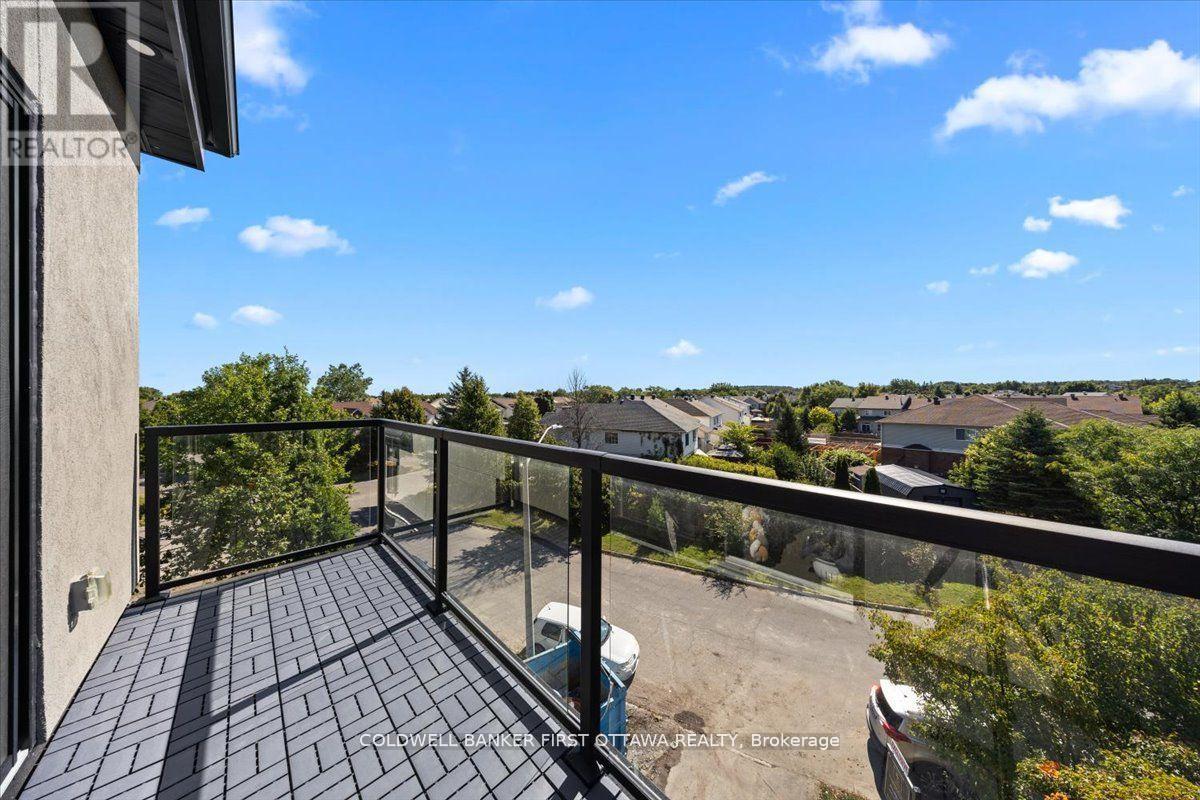 A/B - 22 Inverkip Avenue, Ottawa, ON - Outdoor With View
