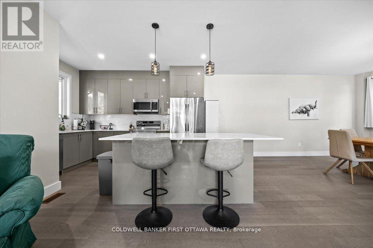 A/B - 22 Inverkip Avenue, Ottawa, ON - Indoor