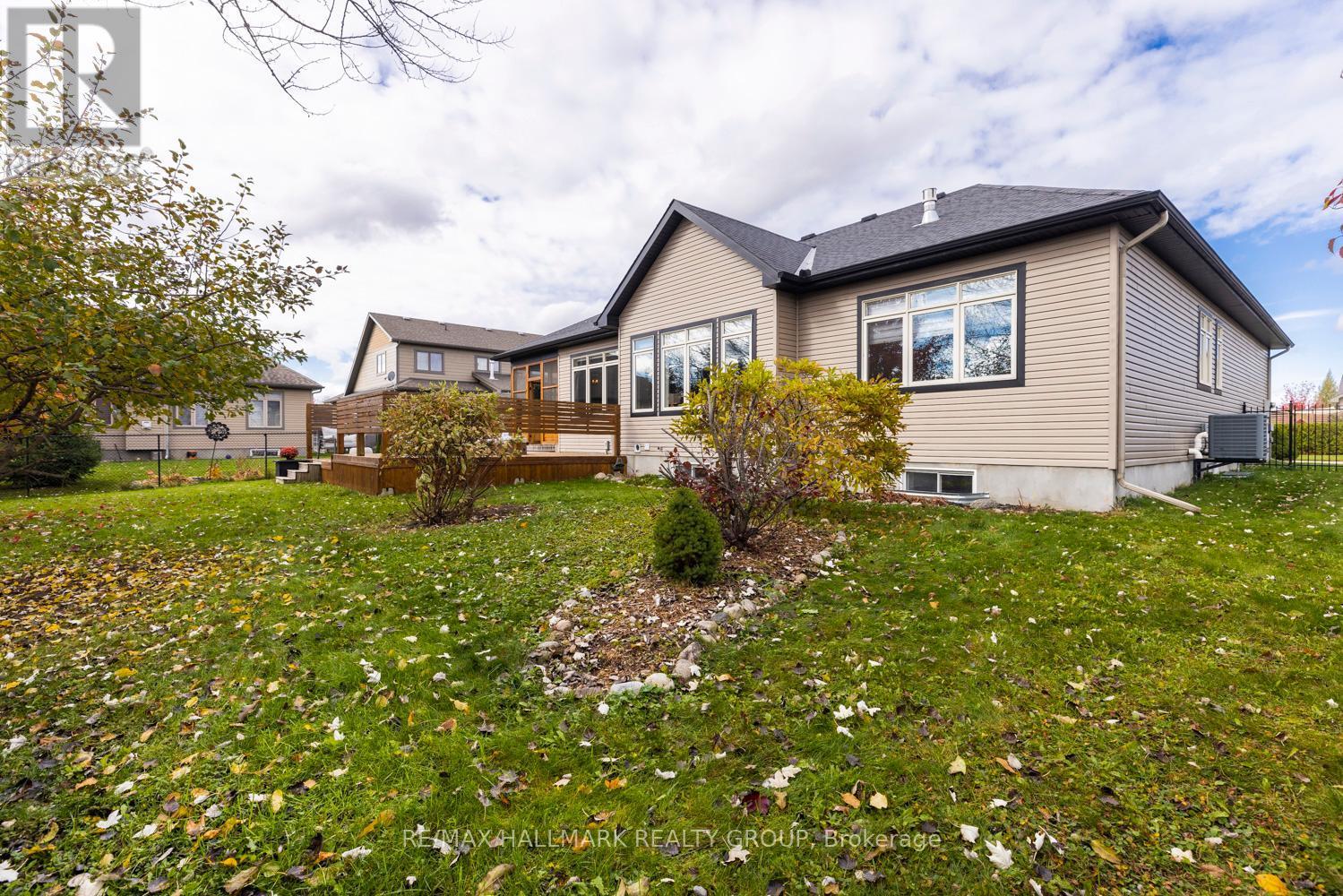 206 Cedarstone Street, Ottawa, ON - Outdoor