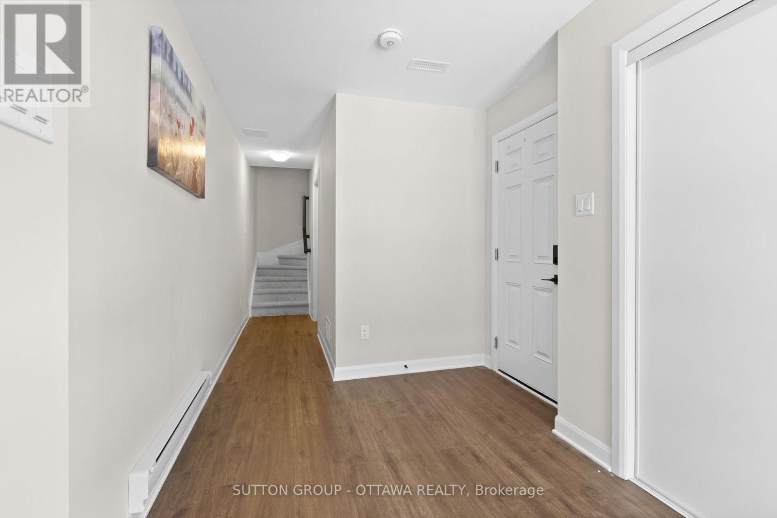 806 Glissade Grove, Ottawa, ON - Indoor Photo Showing Other Room