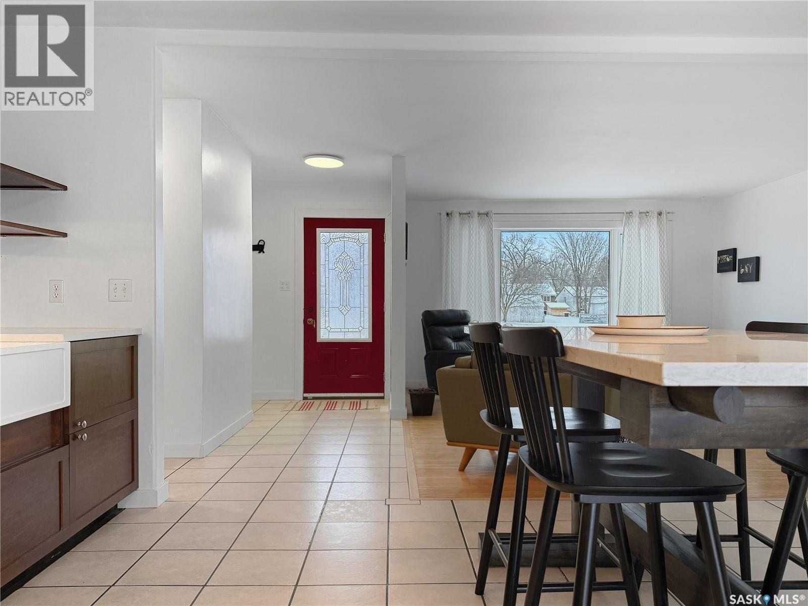1551 92Nd Street, North Battleford, SK - Indoor Photo Showing Dining Room