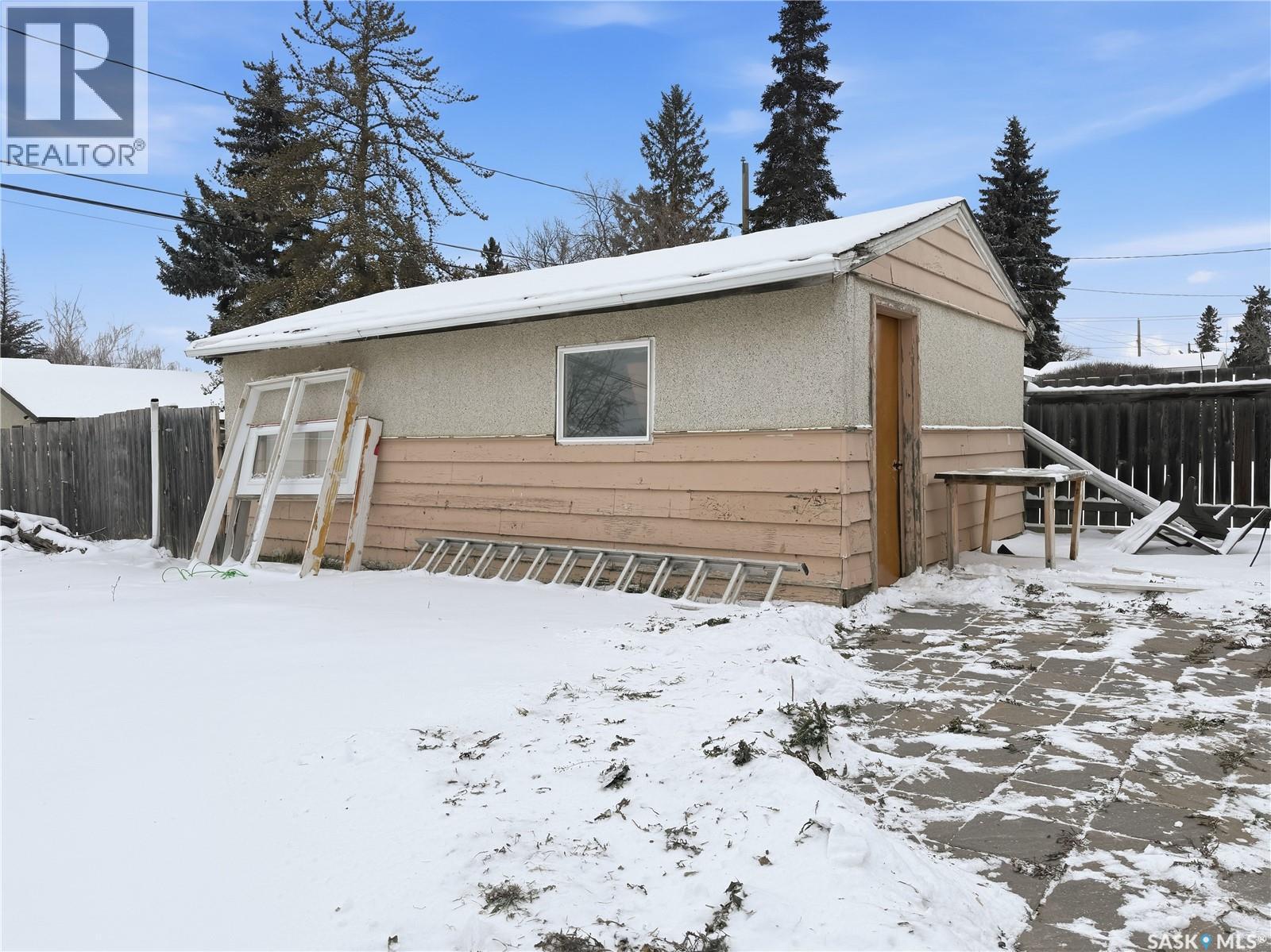 1551 92Nd Street, North Battleford, SK - Outdoor