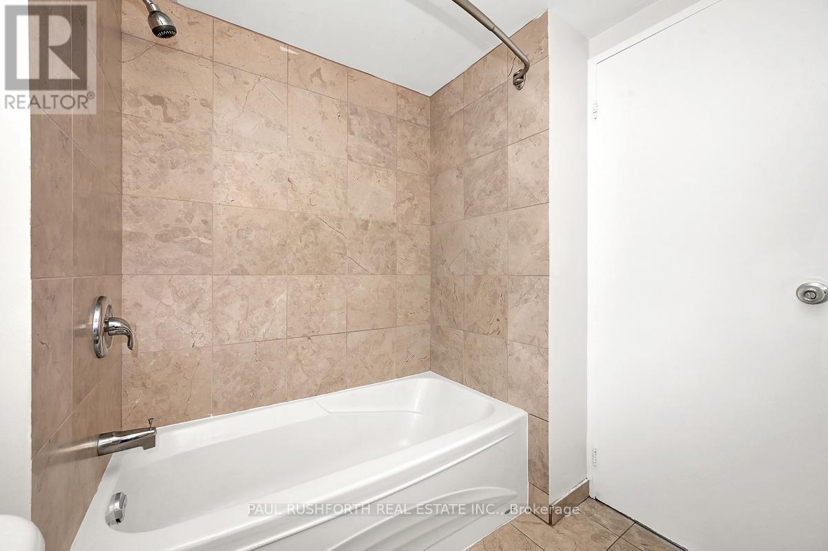 4 Piece Bathroom - 1605 - 2759 Carousel Crescent, Ottawa, ON - Indoor Photo Showing Bathroom