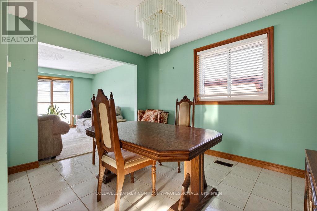 178 Marcella Crescent, Hamilton, ON - Indoor Photo Showing Dining Room