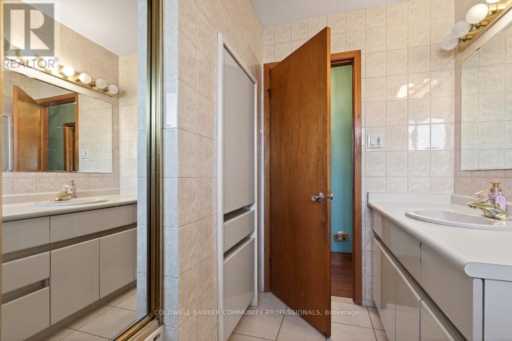 178 Marcella Crescent, Hamilton, ON - Indoor Photo Showing Bathroom