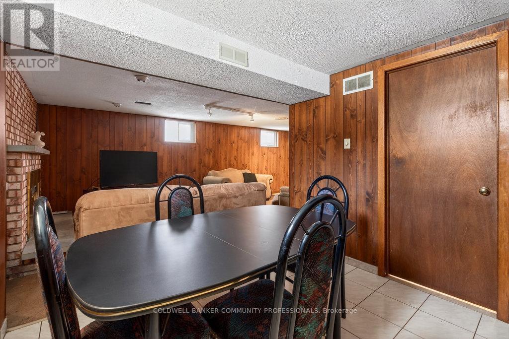 178 Marcella Crescent, Hamilton, ON - Indoor Photo Showing Dining Room