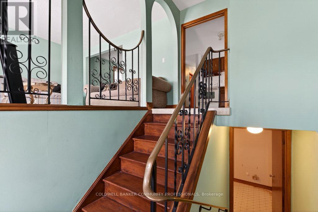 178 Marcella Crescent, Hamilton, ON - Indoor Photo Showing Other Room