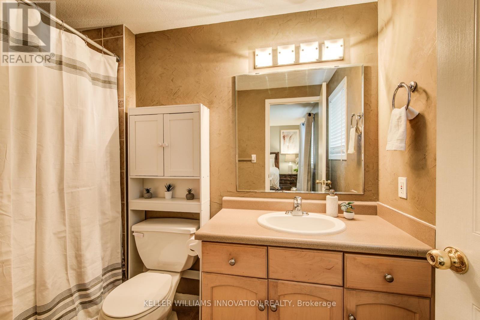 29 Chester Drive, Cambridge, ON - Indoor Photo Showing Bathroom