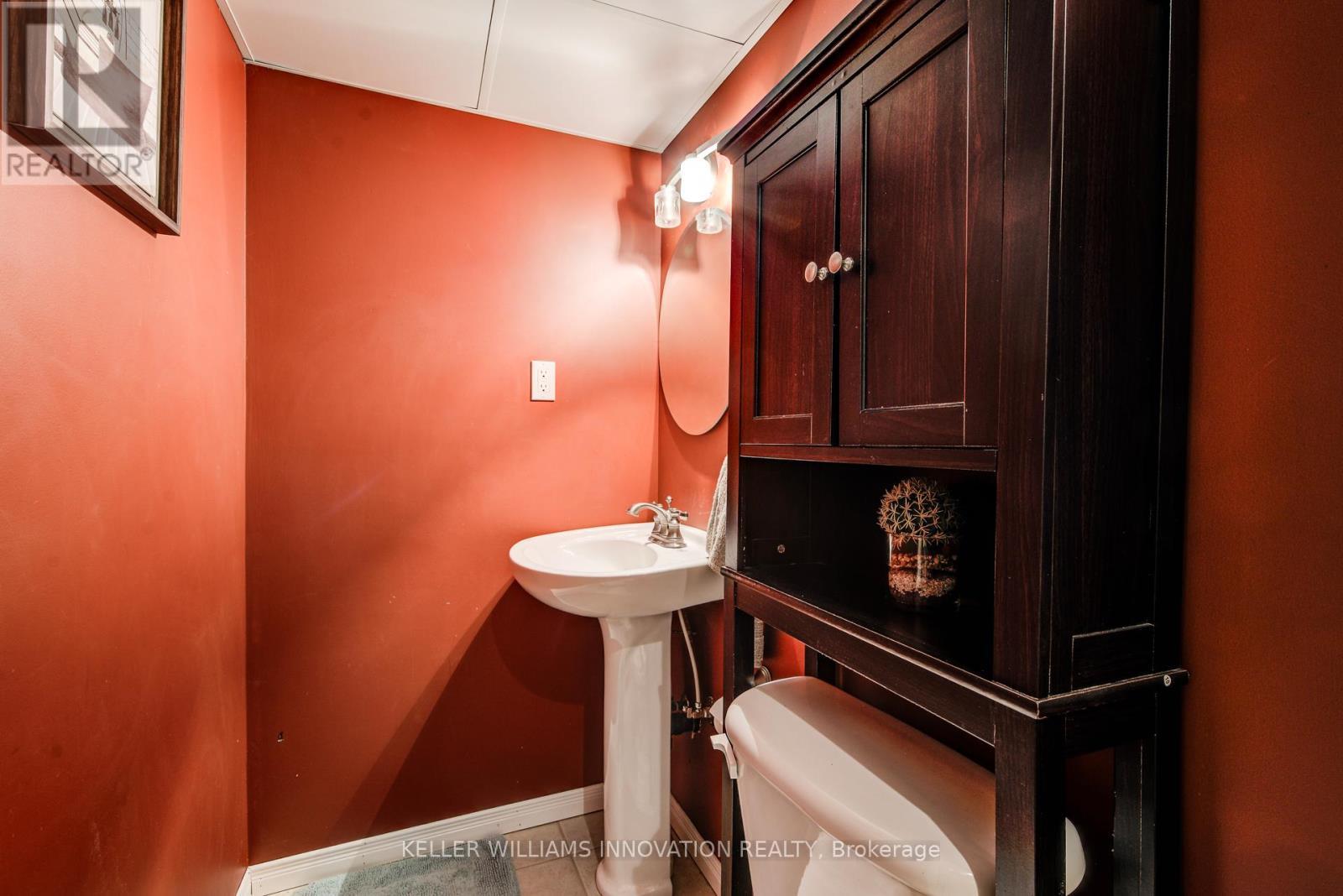29 Chester Drive, Cambridge, ON - Indoor Photo Showing Bathroom