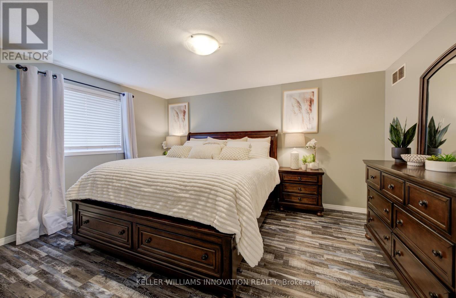 29 Chester Drive, Cambridge, ON - Indoor Photo Showing Bedroom