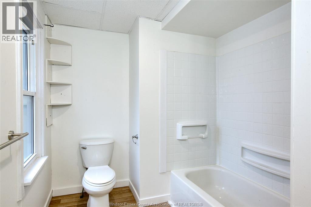 201 Gore, Amherstburg, ON - Indoor Photo Showing Bathroom