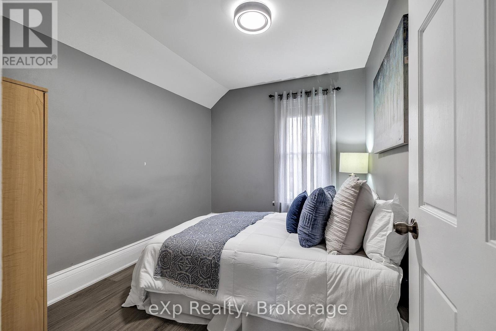 1 - 174 William Street, Brantford, ON - Indoor Photo Showing Bedroom
