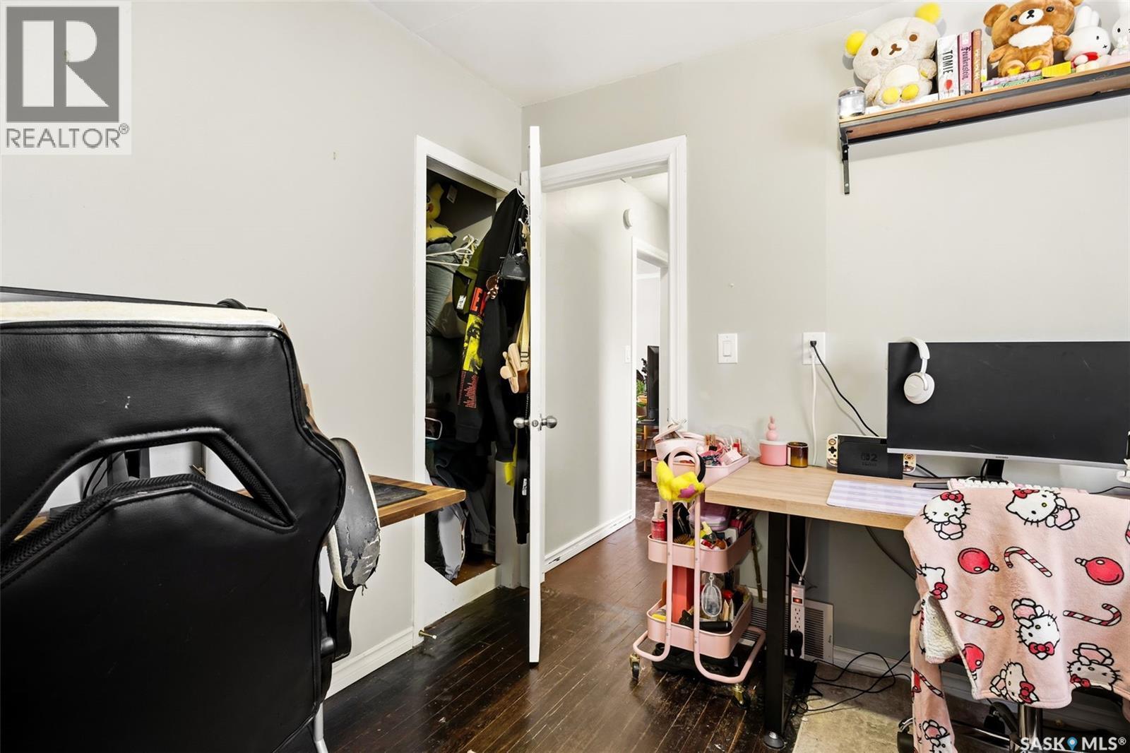 725 Mctavish Street, Regina, SK - Indoor