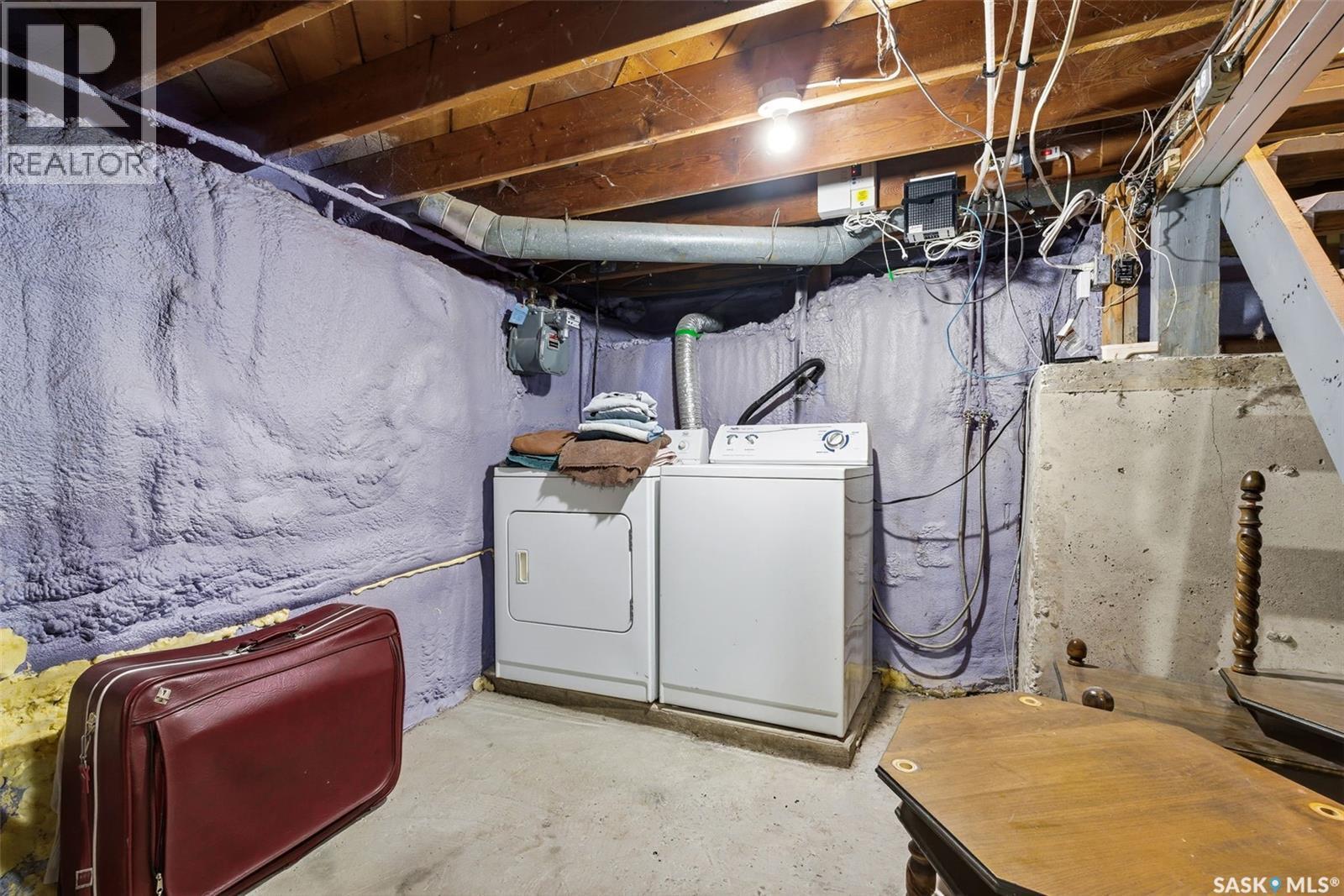 725 Mctavish Street, Regina, SK - Indoor Photo Showing Laundry Room