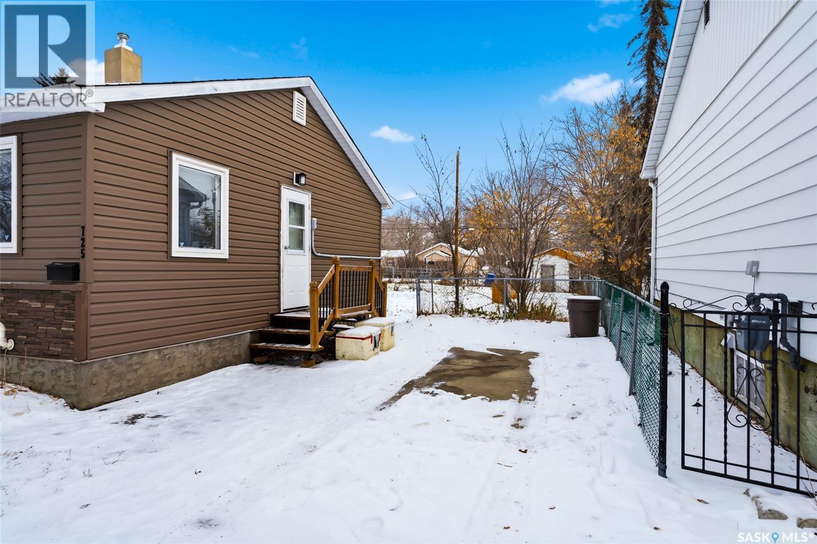 725 Mctavish Street, Regina, SK - Outdoor With Exterior