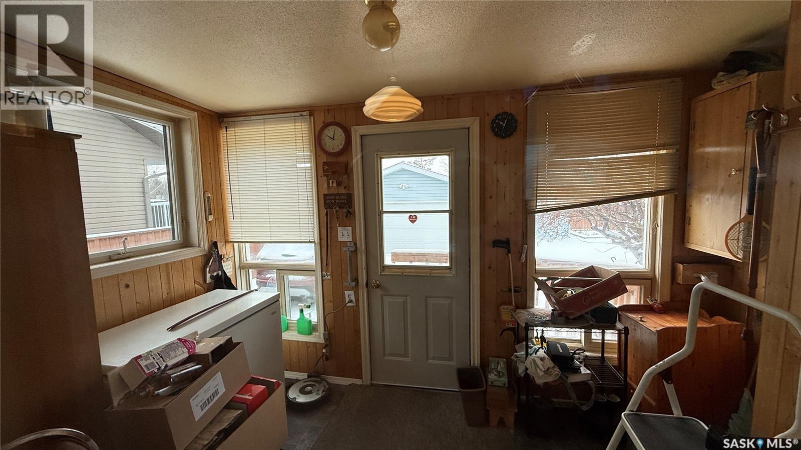 10326 Henderson Drive, North Battleford, SK - Indoor Photo Showing Other Room