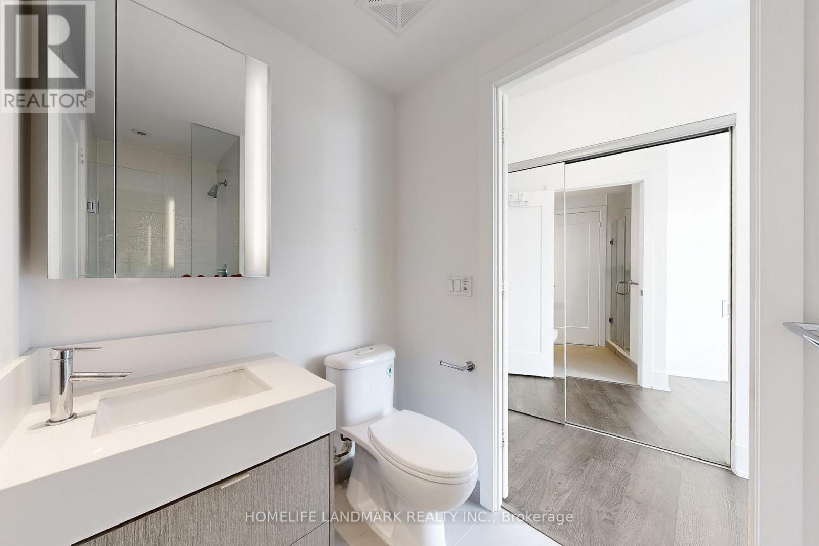5510 - 10 York Street, Toronto, ON - Indoor Photo Showing Bathroom