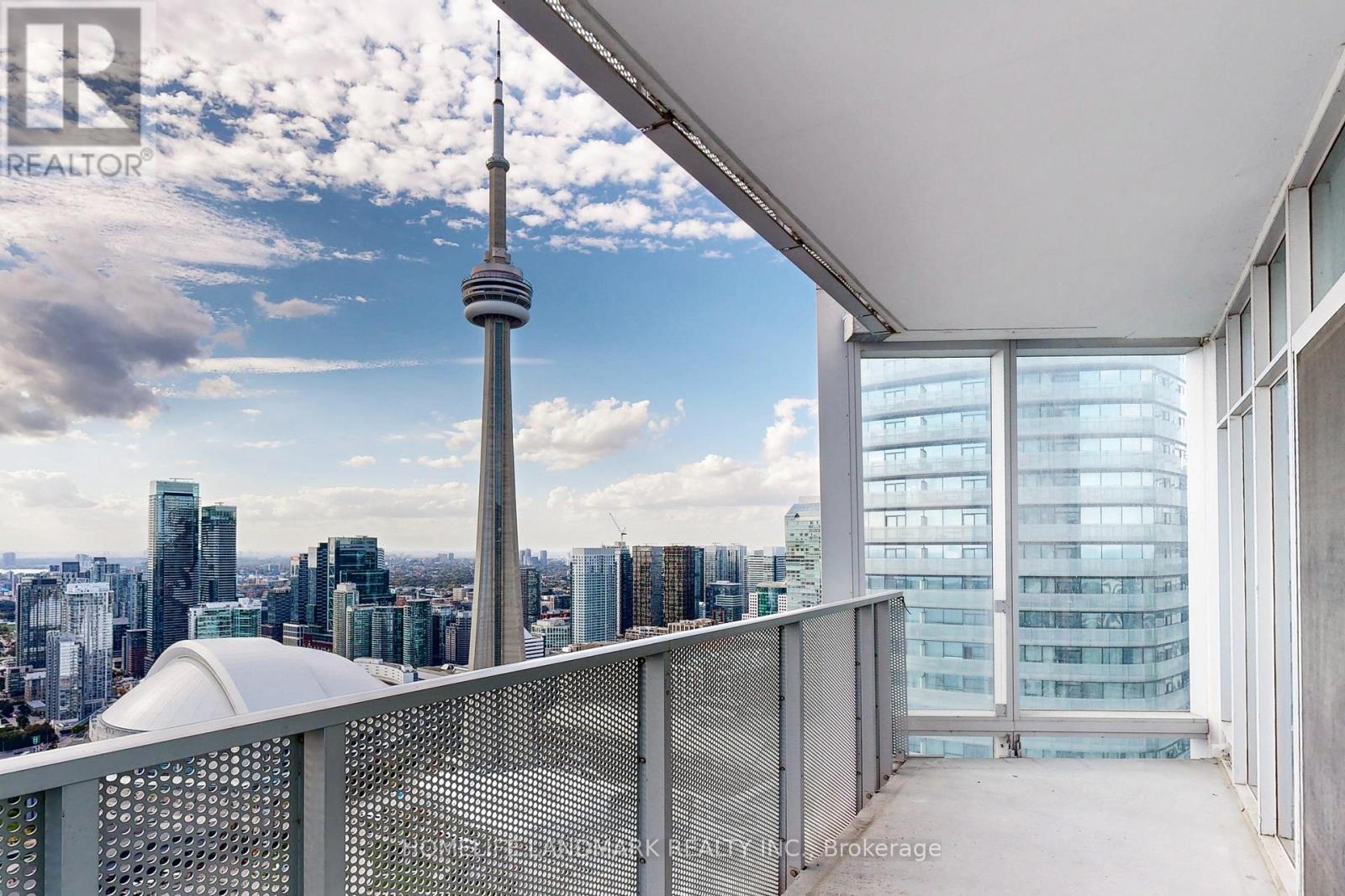 5510 - 10 York Street, Toronto, ON - Outdoor With View