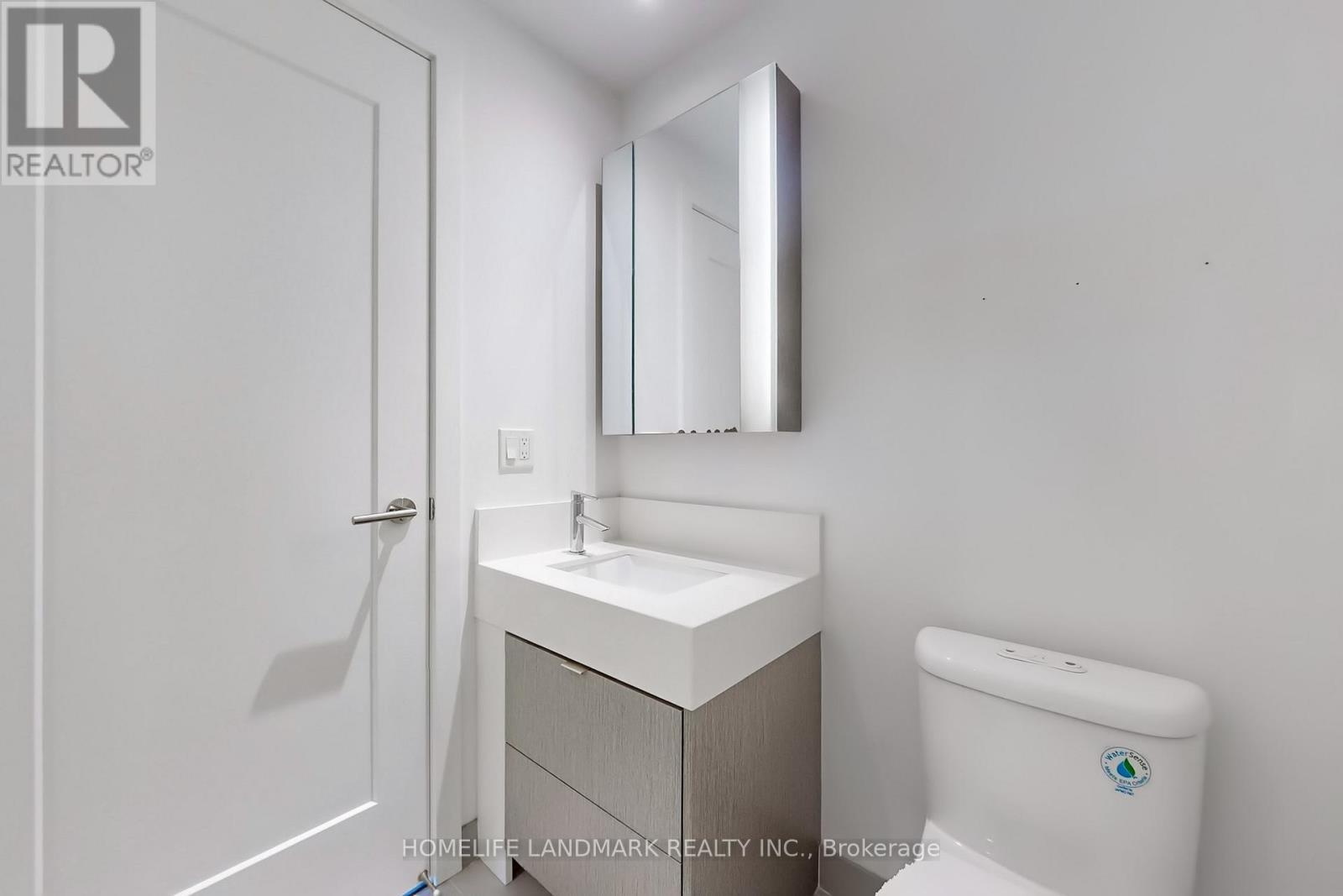 5510 - 10 York Street, Toronto, ON - Indoor Photo Showing Bathroom
