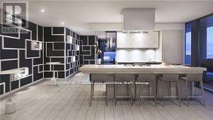 1605 - 99 Broadway Avenue, Toronto, ON - Indoor Photo Showing Other Room