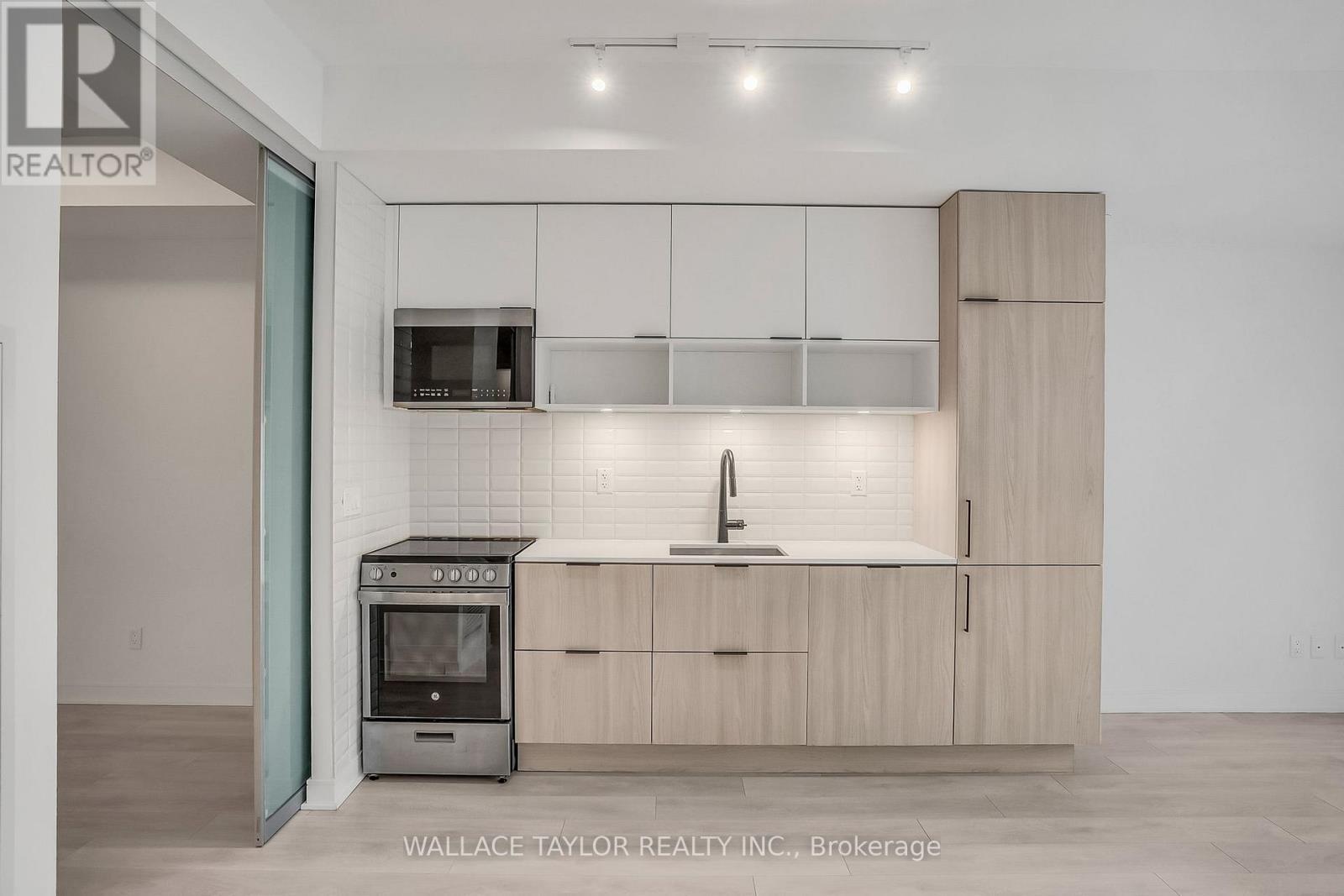 12 - 35 Rolling Mills Road, Toronto, ON - Indoor Photo Showing Kitchen