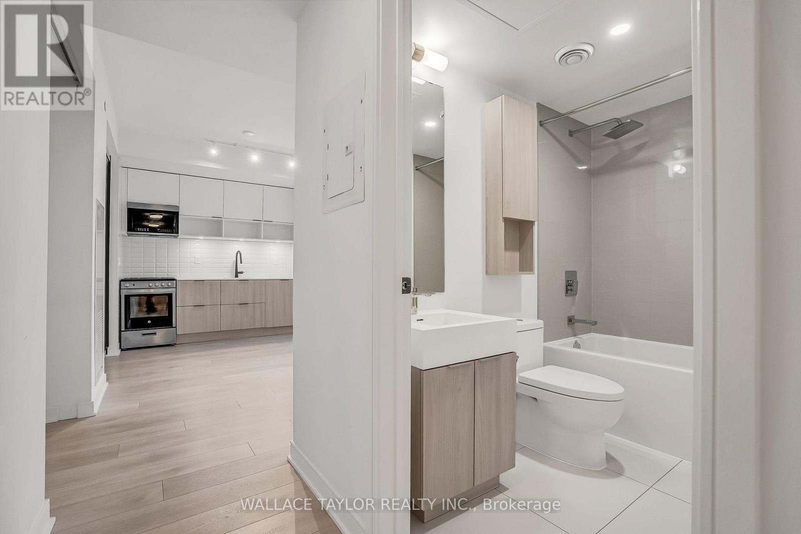 12 - 35 Rolling Mills Road, Toronto, ON - Indoor Photo Showing Bathroom