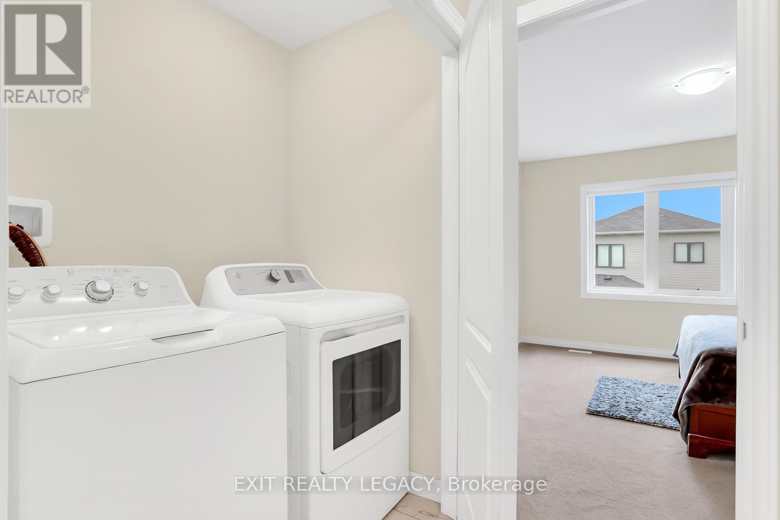 15 Sunhaven Lane, Thorold, ON - Indoor Photo Showing Laundry Room
