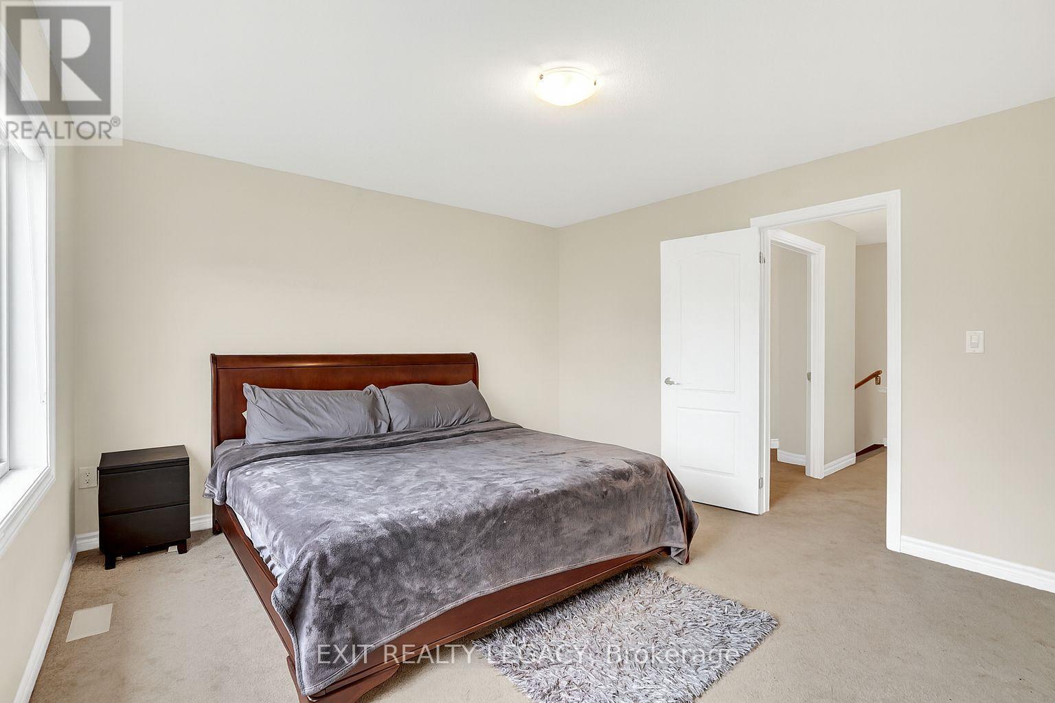 15 Sunhaven Lane, Thorold, ON - Indoor Photo Showing Bedroom