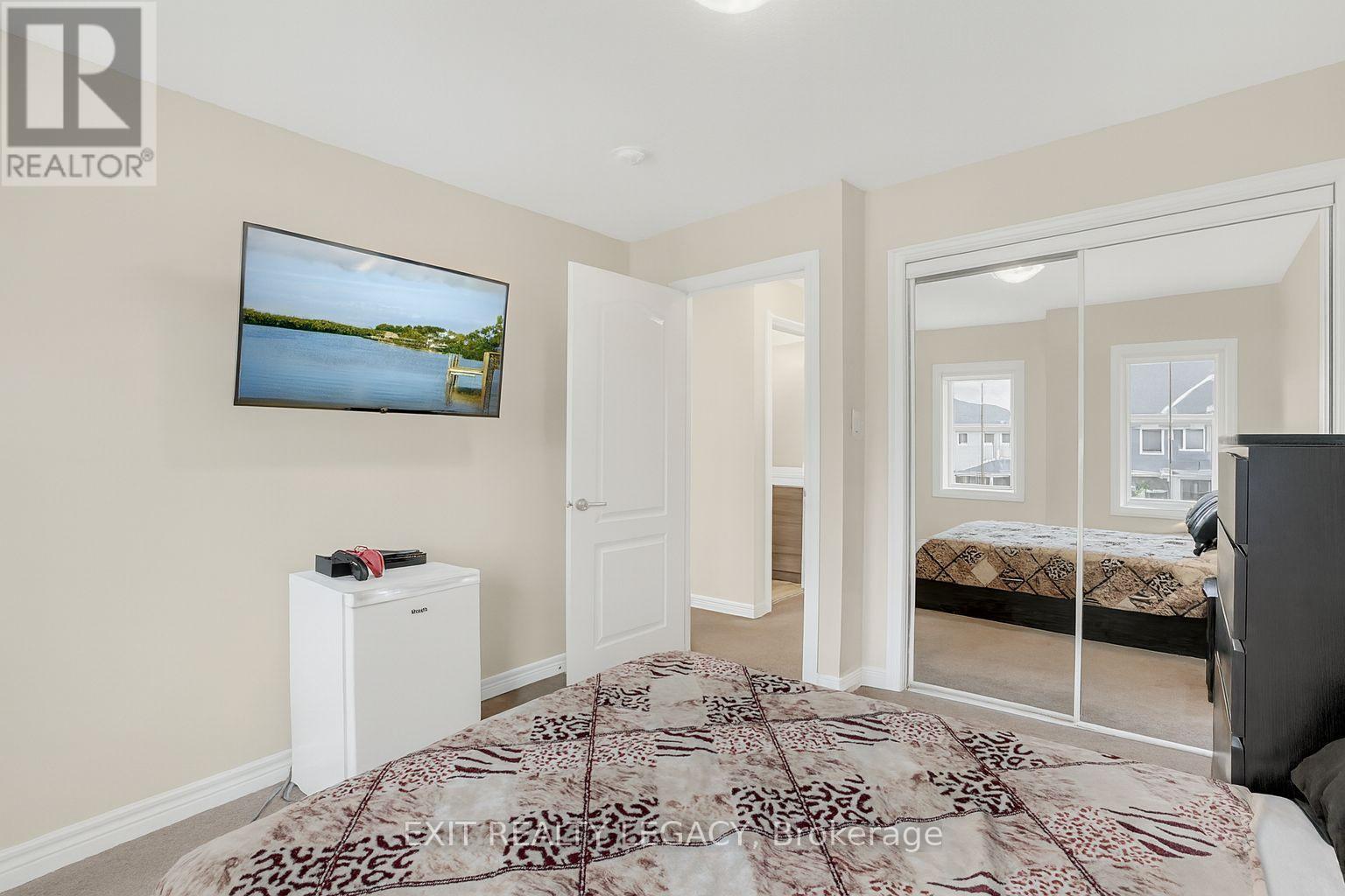 15 Sunhaven Lane, Thorold, ON - Indoor Photo Showing Bedroom