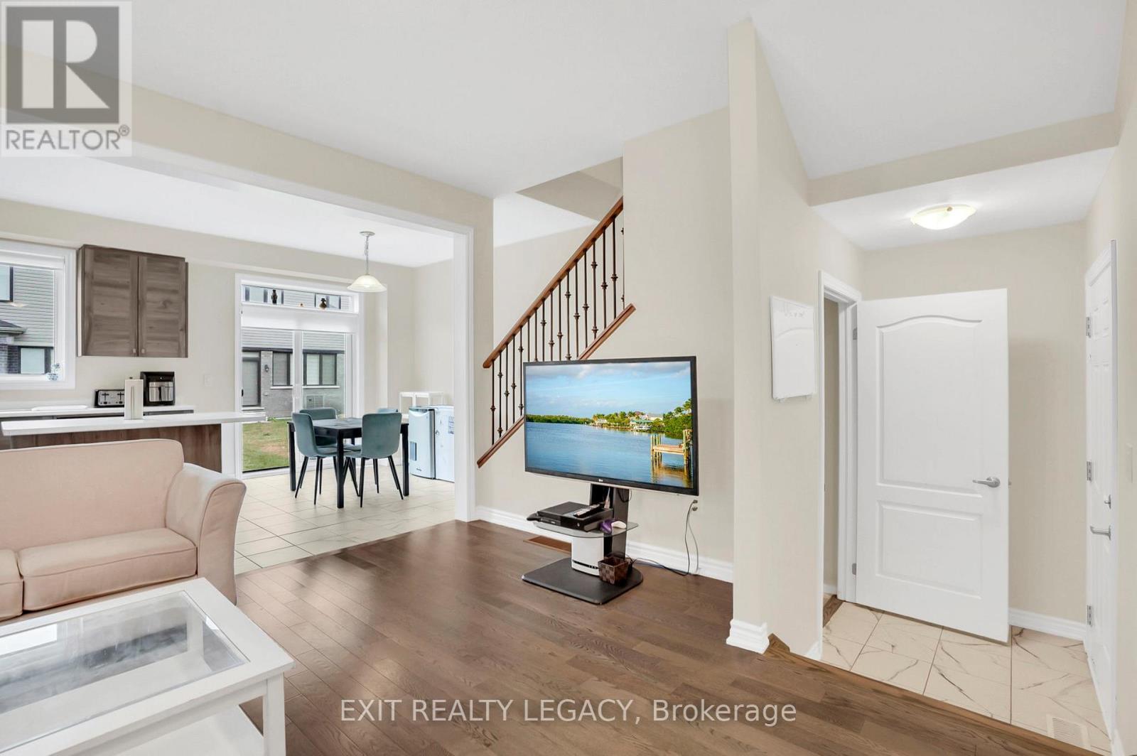 15 Sunhaven Lane, Thorold, ON - Indoor Photo Showing Living Room