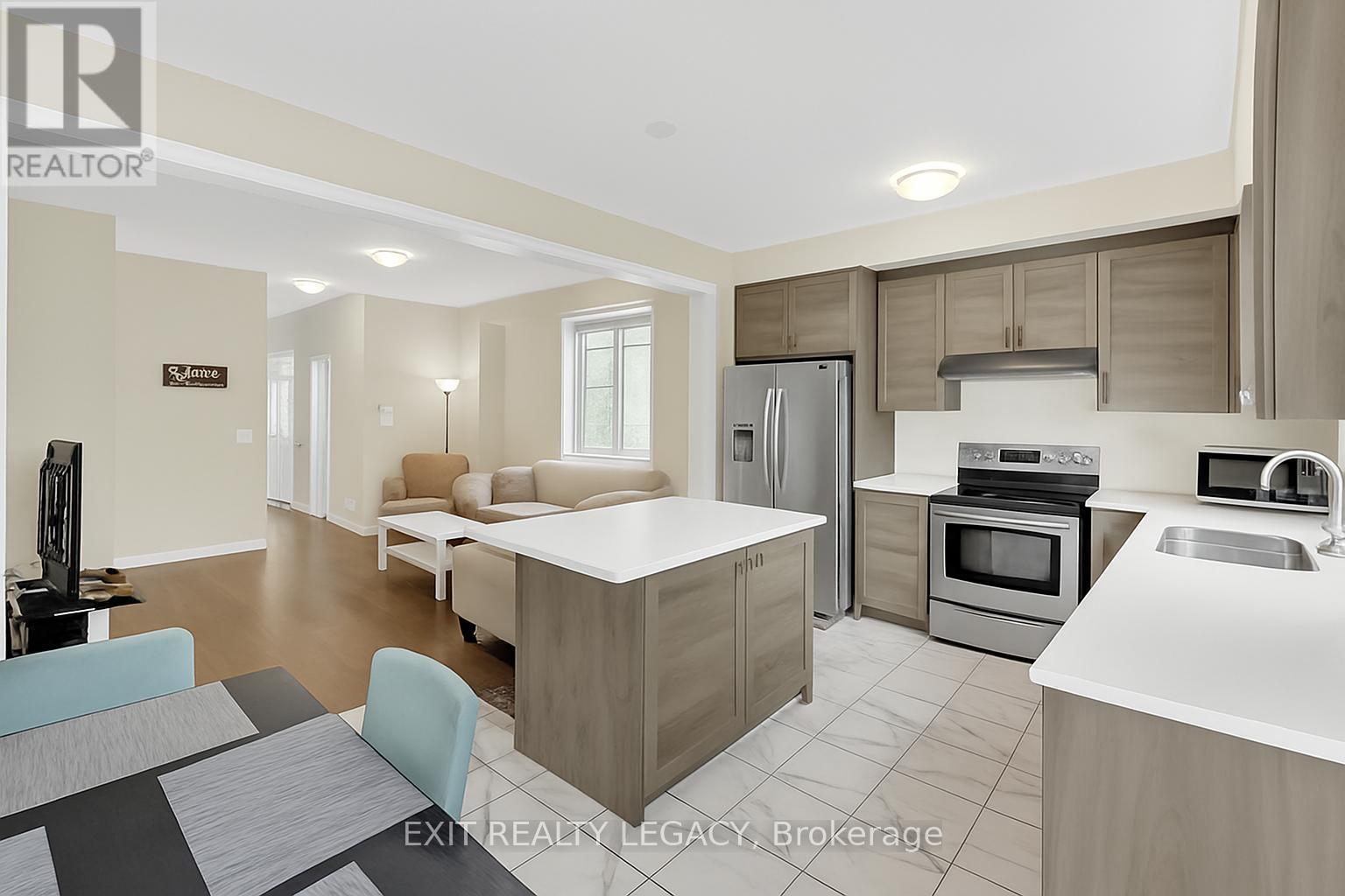 15 Sunhaven Lane, Thorold, ON - Indoor Photo Showing Kitchen