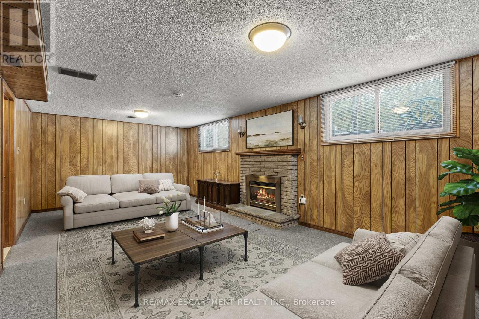 88 Glen Valley Drive, Hamilton, ON - Indoor Photo Showing Living Room With Fireplace