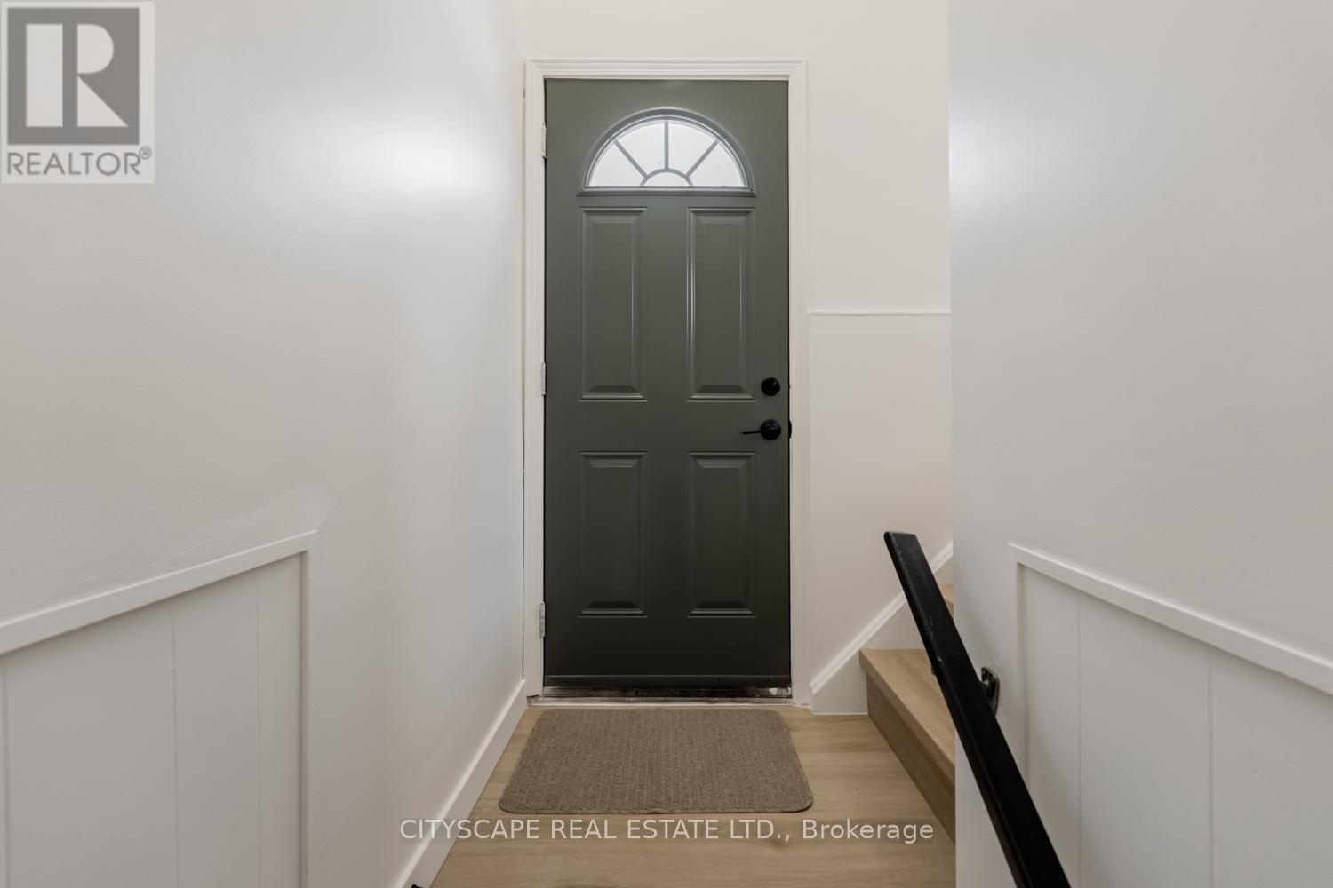 79 Henry Street, Cambridge, ON - Indoor Photo Showing Other Room