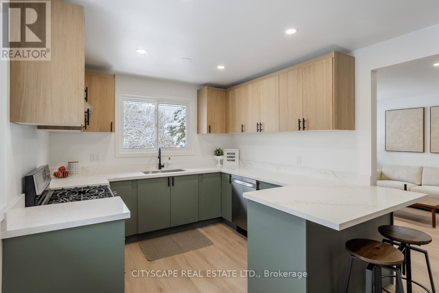 79 Henry Street, Cambridge, ON - Indoor Photo Showing Kitchen