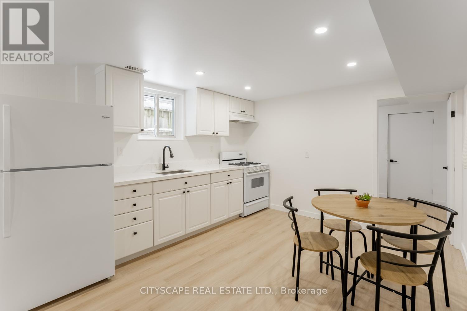 79 Henry Street, Cambridge, ON - Indoor