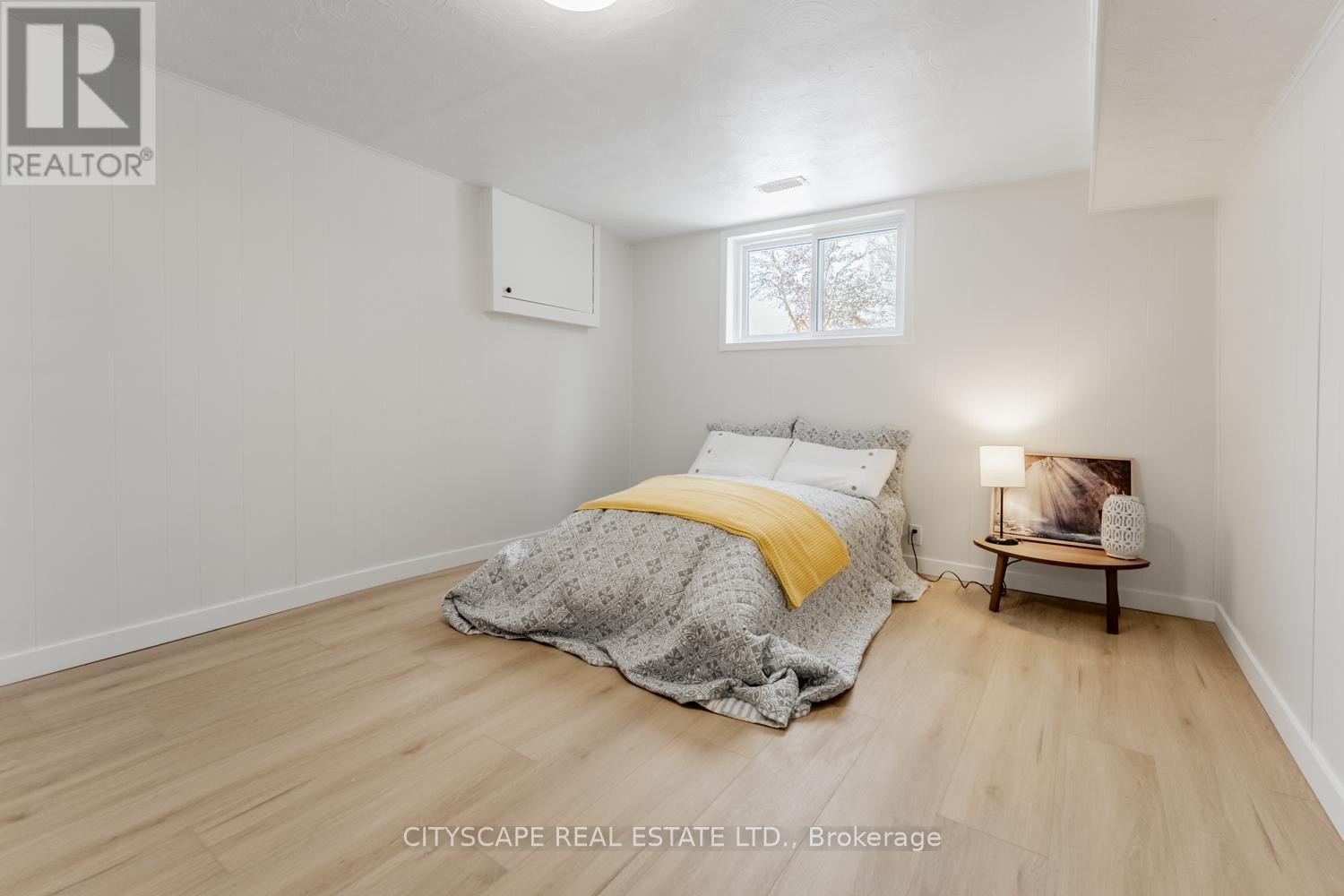 79 Henry Street, Cambridge, ON - Indoor Photo Showing Bedroom