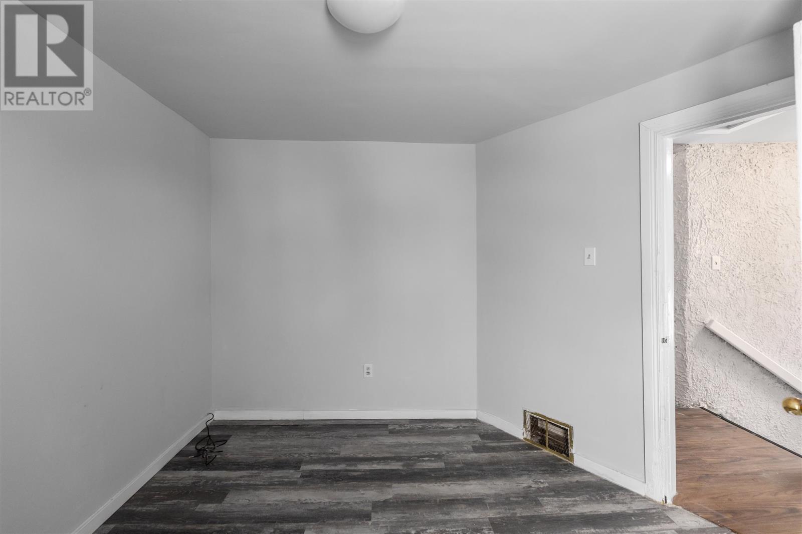 32 Cathcart St, Sault Ste. Marie, ON - Indoor Photo Showing Other Room