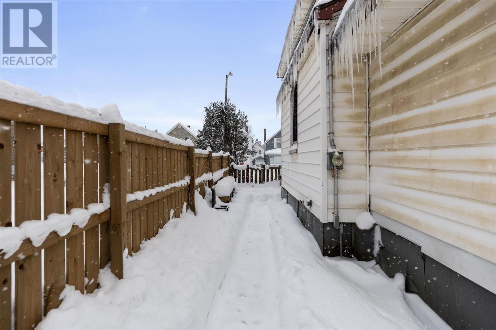 32 Cathcart St, Sault Ste. Marie, ON - Outdoor