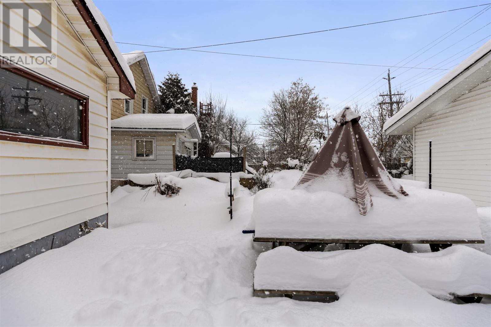 32 Cathcart St, Sault Ste. Marie, ON - Outdoor