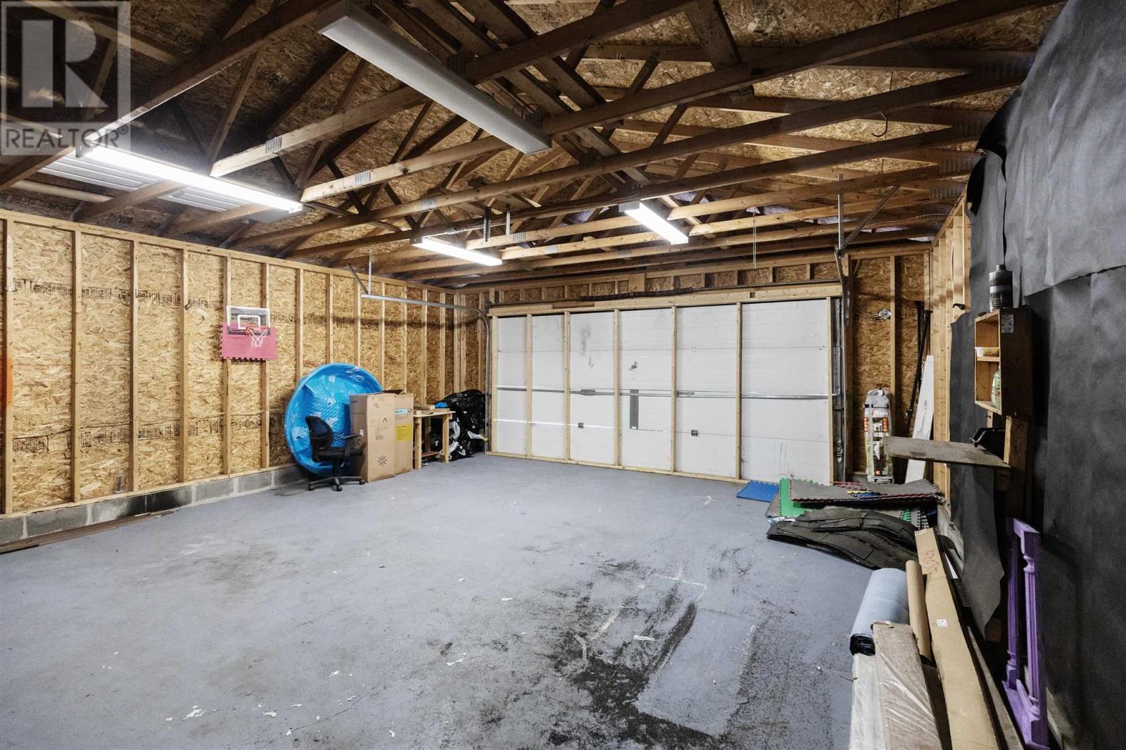 32 Cathcart St, Sault Ste. Marie, ON - Indoor Photo Showing Garage