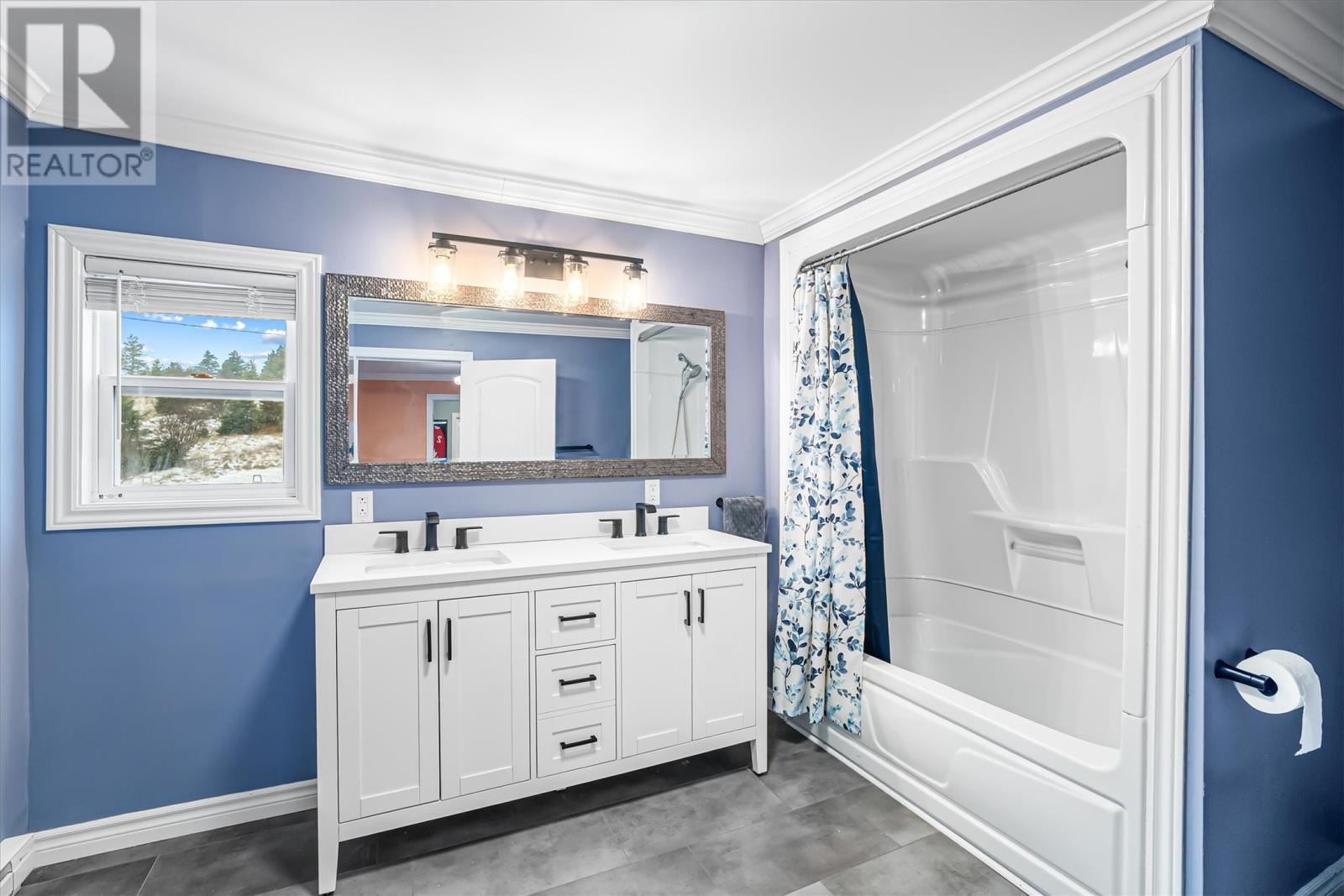 7-9 Grassey Road, Pouch Cove, NL - Indoor Photo Showing Bathroom
