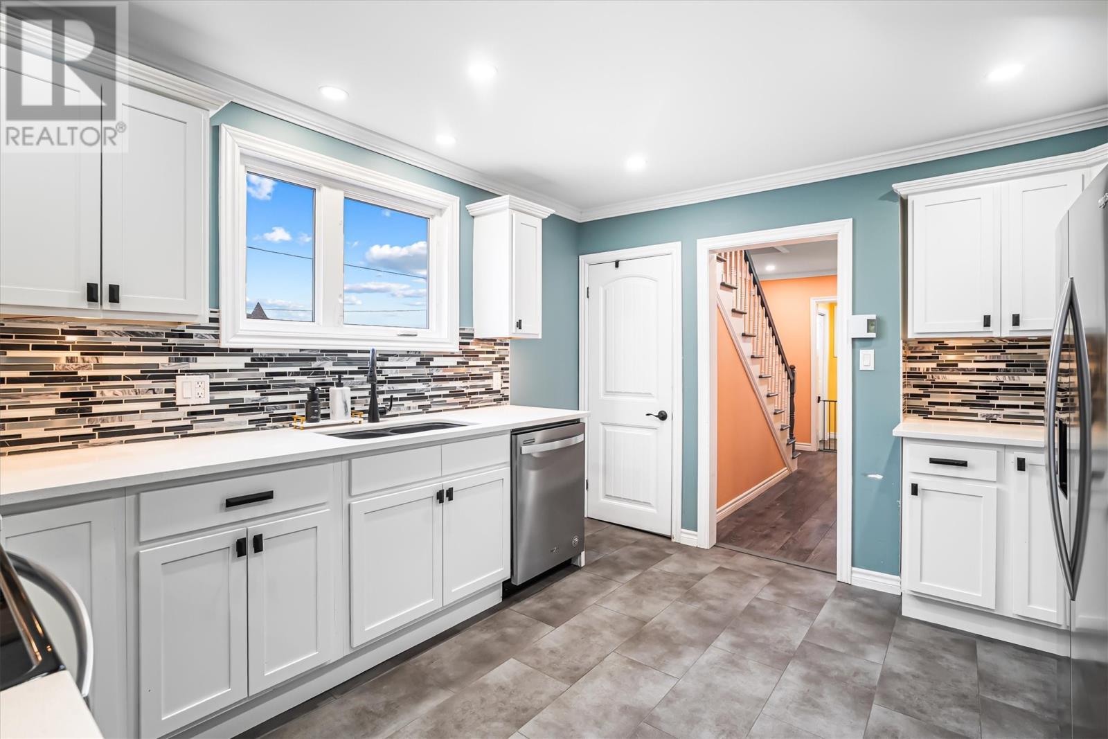 7-9 Grassey Road, Pouch Cove, NL - Indoor