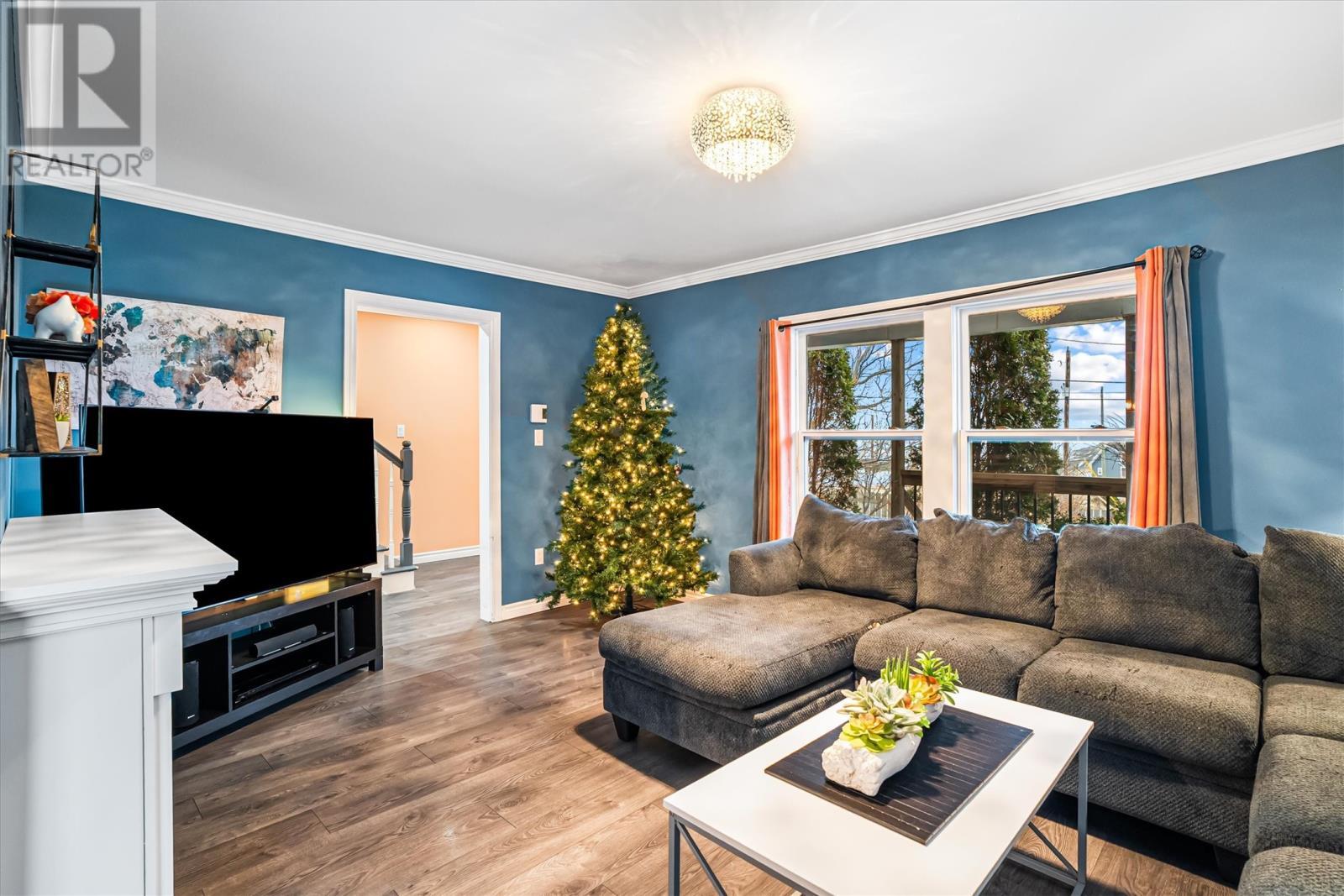7-9 Grassey Road, Pouch Cove, NL - Indoor Photo Showing Living Room