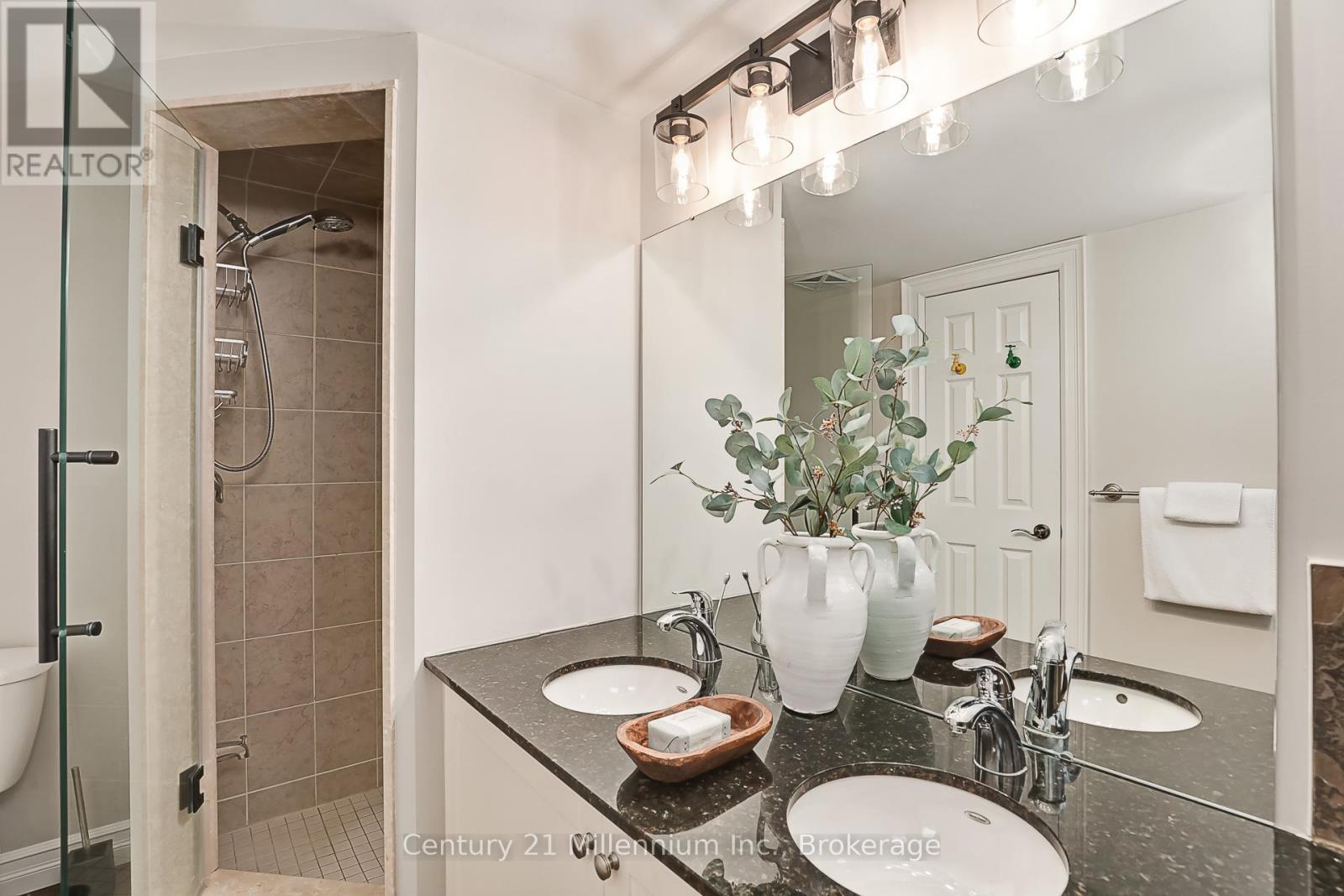 201 - 6 Joseph Trail, Collingwood, ON - Indoor Photo Showing Bathroom