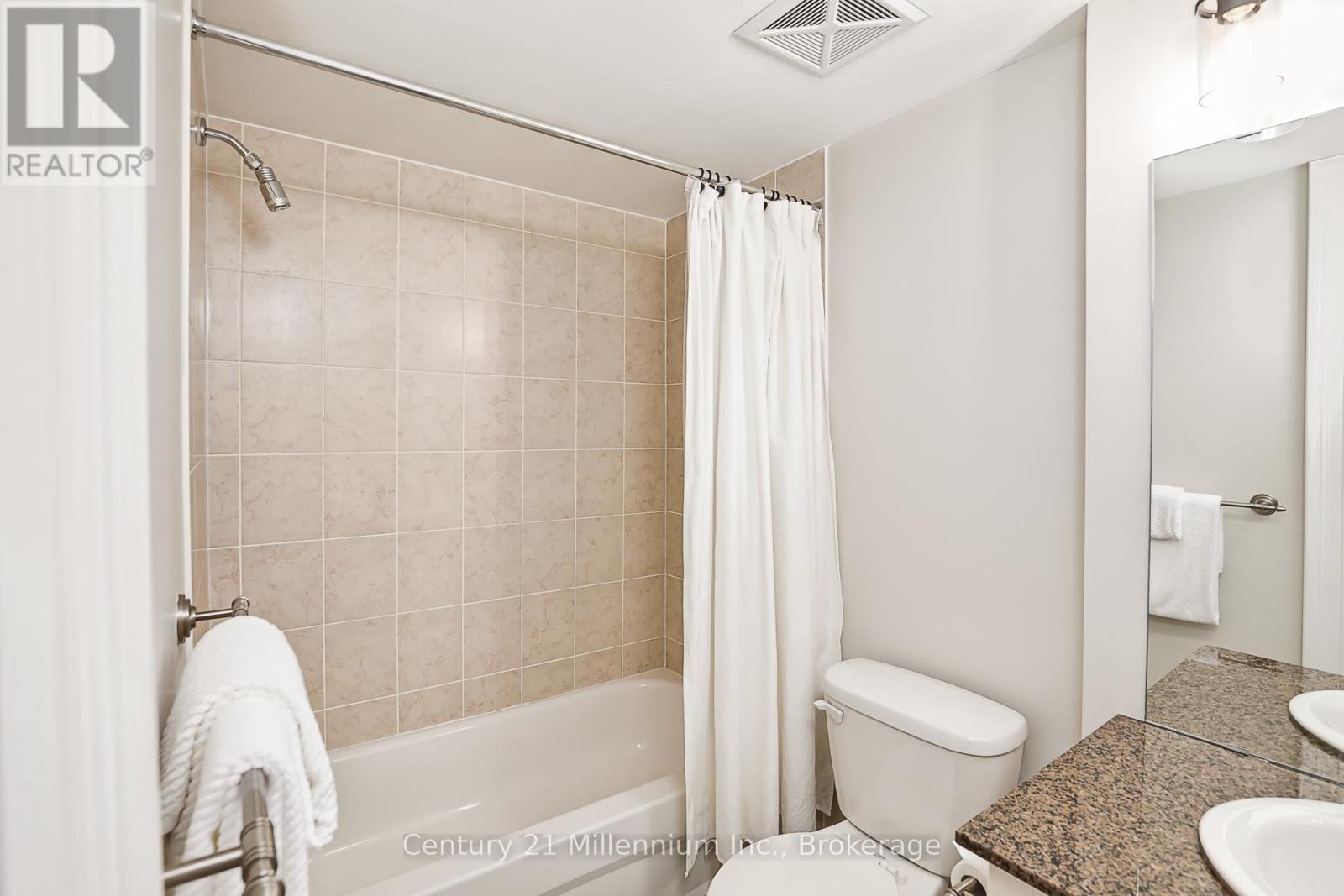 201 - 6 Joseph Trail, Collingwood, ON - Indoor Photo Showing Bathroom